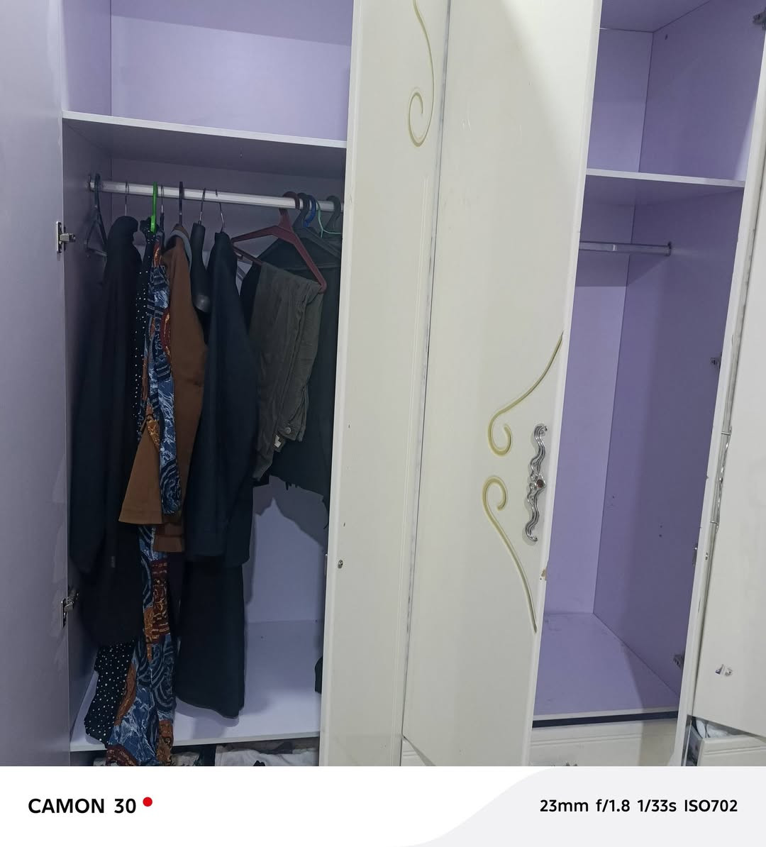 غرفه تركي ٨ابواب وميزمرايه وزوج كومدي وتعلاكه للبيع ٥٠٠وبيها مجال بسيط للشراي


**إذا كنت صاحب هذا الإعلان وتريد حذفه لأي سبب، رجاءا أرسل رسالة إلى الدعم الفني**