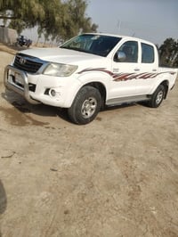 هايلوكس ٢٠١٤ • فورويل • كير عادي