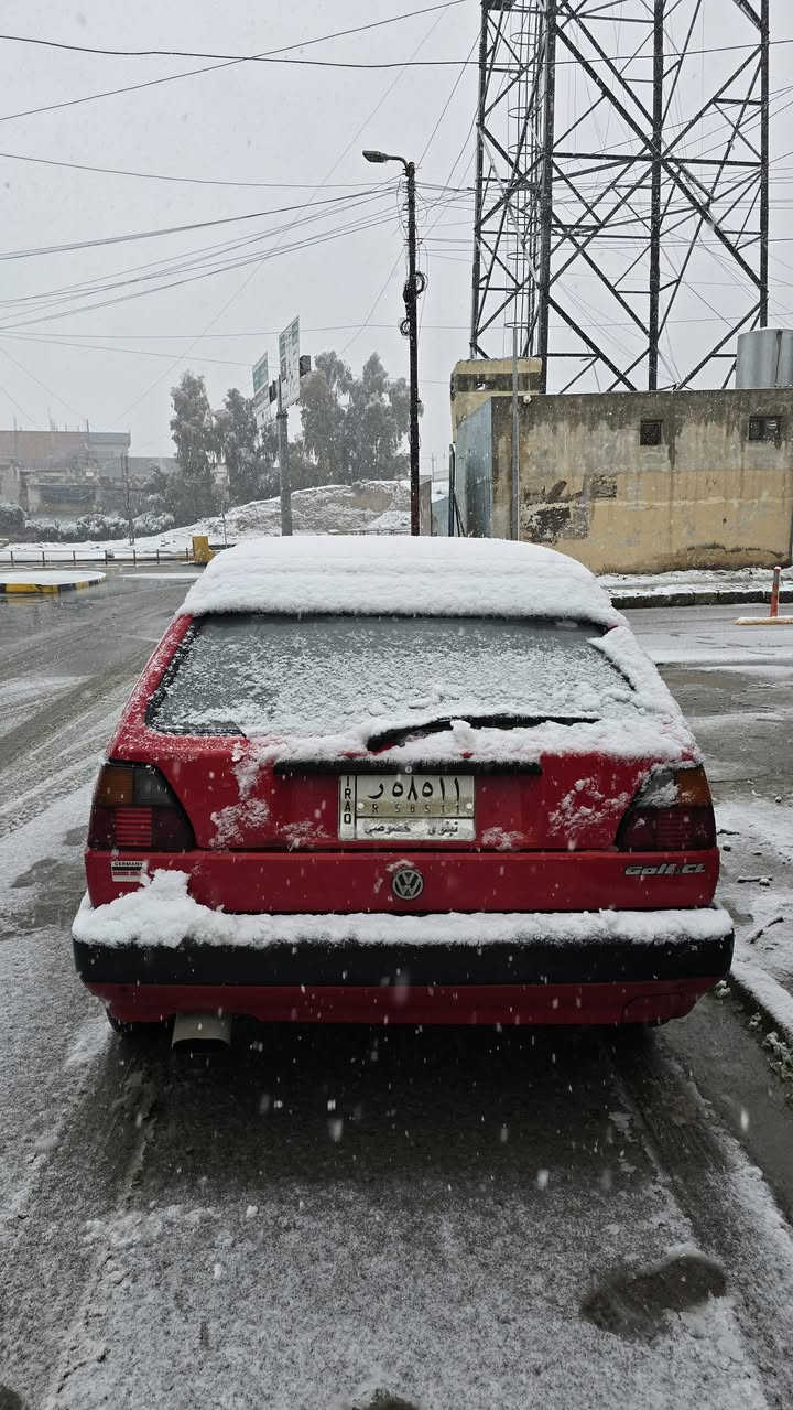 كولف موديل 1991
المكينة : 0.3

الكير عادي 

السيارة بدون صبغ عام !! عدا بعض التشطيبات في الجوانب

السيارة كاملة مكملة 
المكان موصل 

الرقم الماني

 الشراي يتصل 

***********
