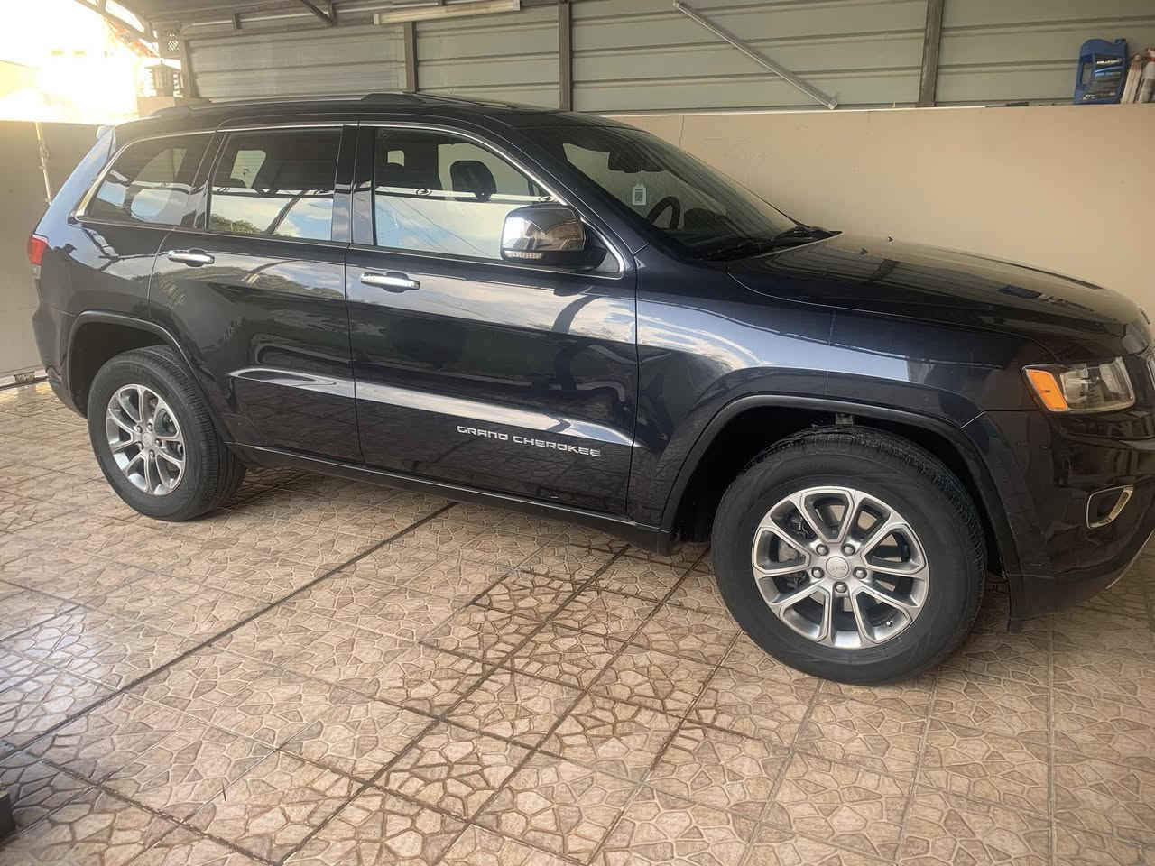 بيع او مراوس 
جيب موديل 2016 أمريكي كلين
لمتد فول مواصفات  1/1
بصمة سلايت جلد خزن 
كشنات حار بارد 
باب صندوك كهرباء 
بعد بيها هواي مواصفات 
كفالة عامة 
بيها شبر بارد فقط
ماشية 107 
محرك ما مفتوح 
مكان السيارة تكريت 
رقم اربيل 

للاستفسار  ***********
