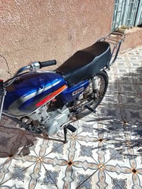 للبيع كلك 250 وبيها مجال 07764354491