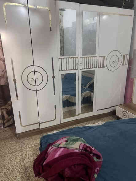 السلام عليكم غرفه تركيه للبيع مستخدمه خمس قطع السعر :300 الف وبيه مجال مكان بغداد العبيدي***********
