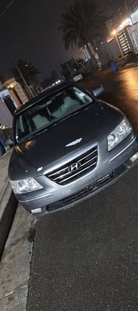 سوناتا موديل 2009 وارد امريكي ضررها جاملغ وبنيد بدون دواخل لغود وشواصي...