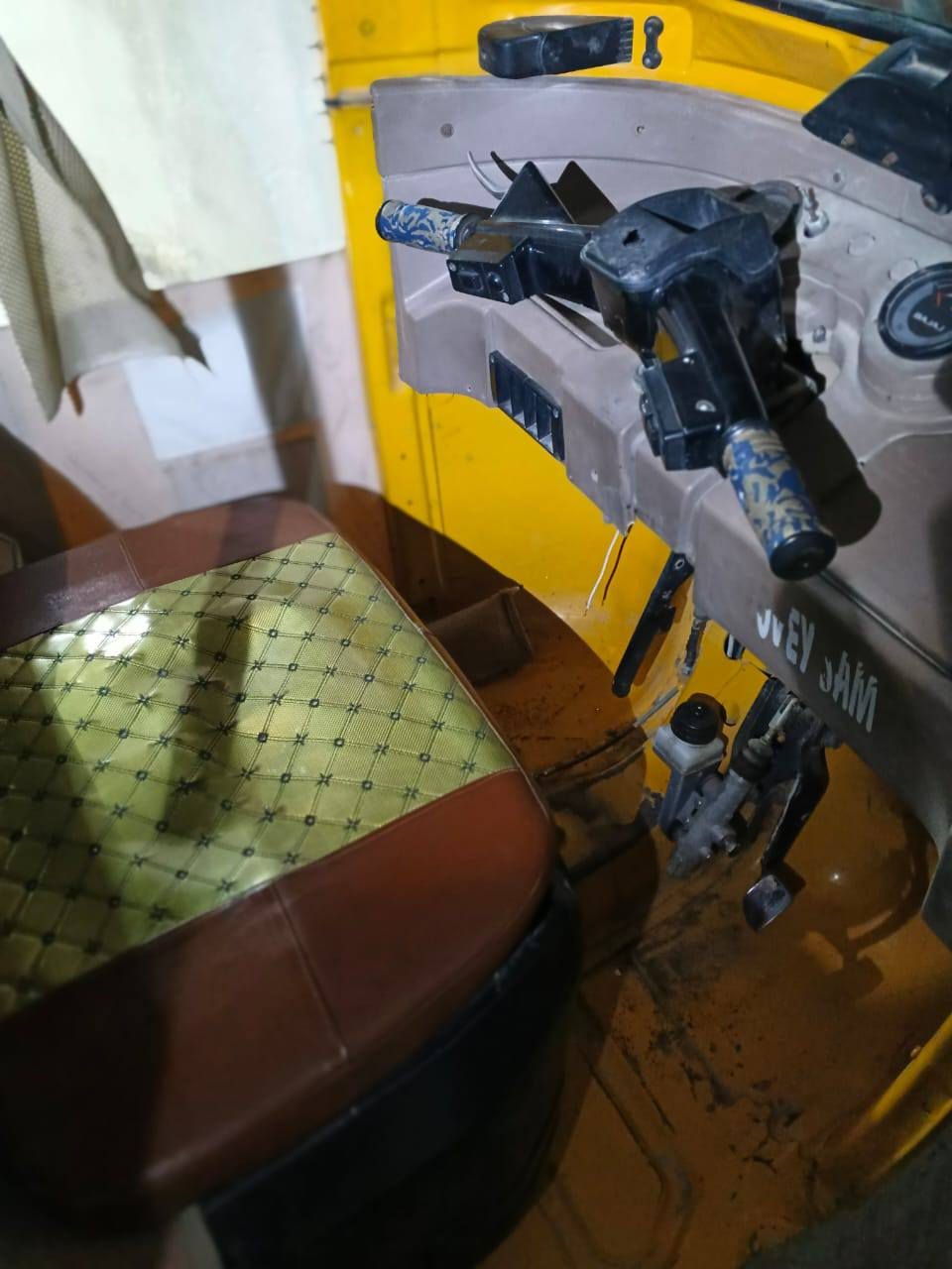 تيك تيك للبيع 18 السعر خمسه وبيها مجال ***********
