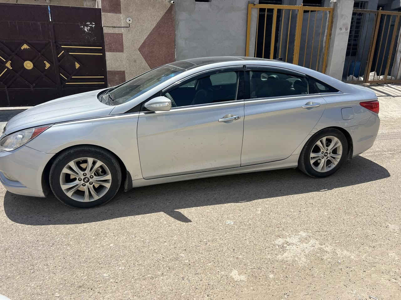 سوناتا أمريكي فول مواصفات 2012 بيها تبديل بندي وجاملوغ ايسر بلادي سياره خير من الله مكينه ٢٤٠٠GDi عارضها ب١٠٧$  وبيها مجال مكاني ديالى بعقوبه ***********
