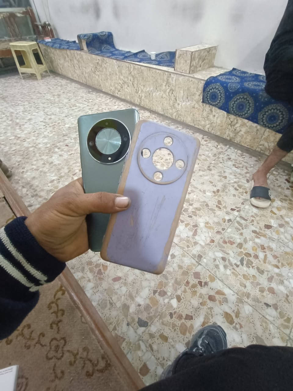 سلام عليكم مبيل لبيع جهاز جديد ولله وكت مني ونفطرت لكمره إطار ملته وسويته ذكره  16 مكان بابل سعر 250وبي مجال رقم الهاتف***********
