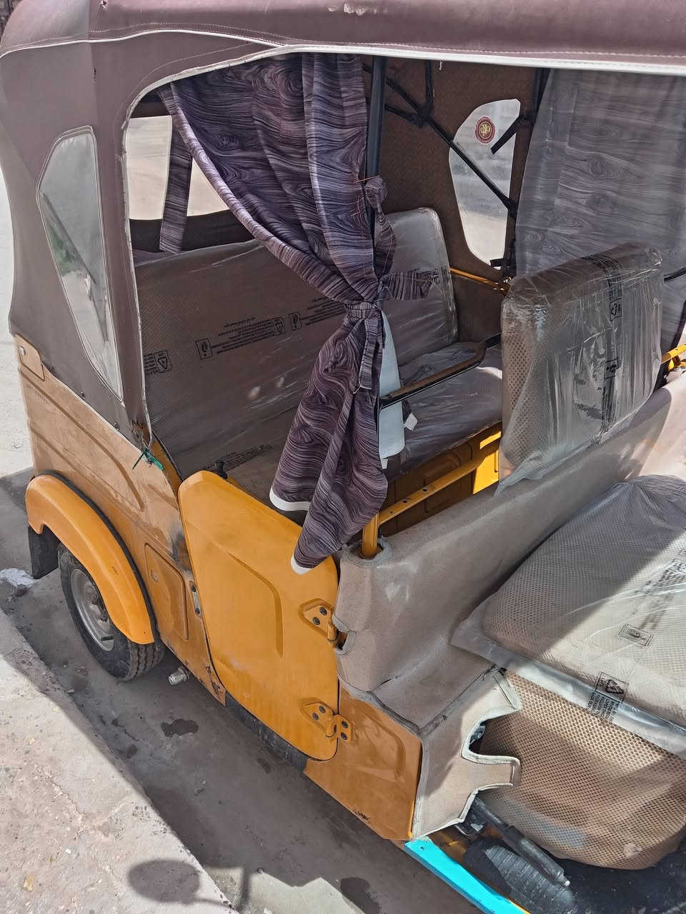 سلام عليكم تكتك 21شهر 3
اوراق الغبور القلم كامله 

تكتك نضيفه وتعبان عليه بس يم بكلايت شبر ومرشوش ومحرك بس بوشه وبستم بدل وشركه والله 

من تخم تاير من دوشمه

مكاني بغداد حي اور 

***********

رايده ب7
