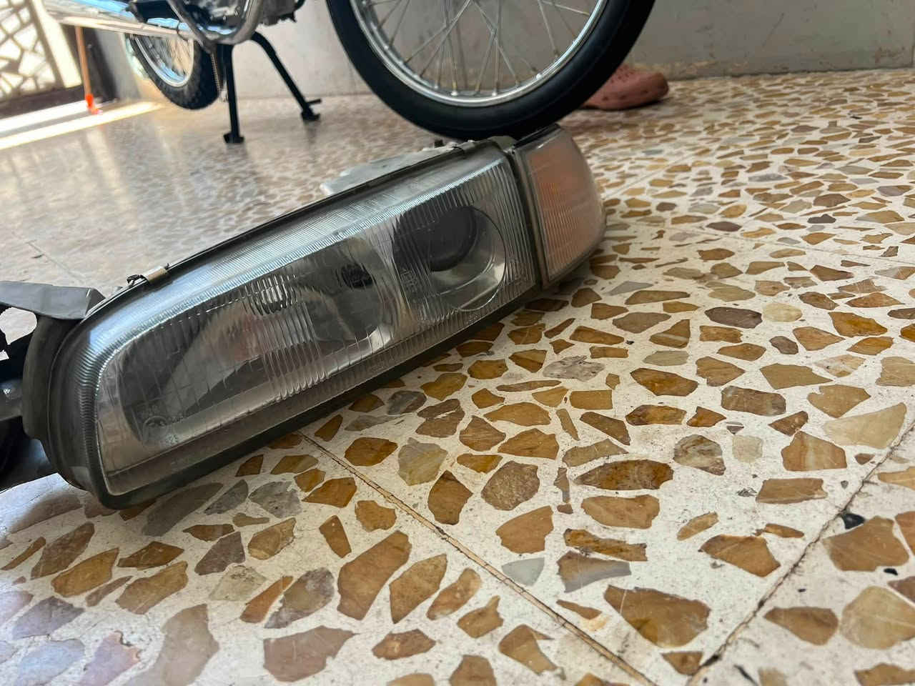 سلام عليكم هذني للبيع طرف سايق بلاديات بدون اي عيب سعرهن40 شراي خابر***********تحياتي للجميع🤍
