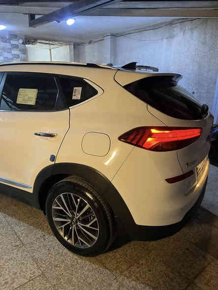 السلام عليكم 
توسان 2019 شركه الكاصد كوري اصلي سياره وضع الشركه 
بعدها مكفوله كفاله من الصبغ والبارد والشخوط ماشيه 33 حقيقي سياره بعدهه زيرو لزكات الشركه ونايلون شركه بعده بيهه بصمه لاخ بعدهه مامفتوحه كتلوكات شركه بعده سبير والعده بعدهه مانزله سياره كلهه وضع شركه مكينه كير صدر كله بعده عل شركه سياره فول الفول اعله فئه بل توسان رقم بغداد الجديد دوالي هزه جديده وسنويه بسمي جديده اتصال *********** مكاني بغداد
