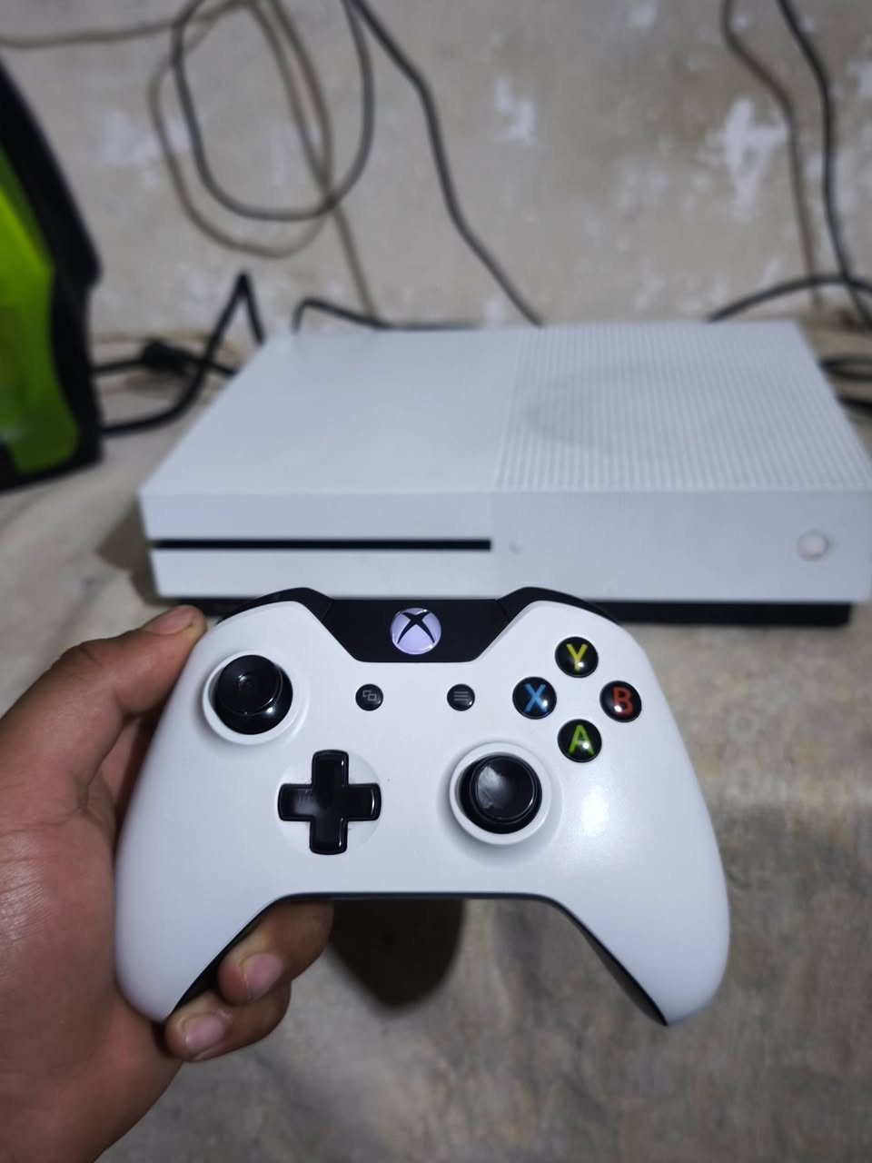 سلام عليكم
Xbox One S 
جهاز نص تيرة 
كلش كلش جديد استخدام قليل كلش 
بيه العاب مملوكه اكثر من لعبة لحساب ويا هدية
بيهGTA5مملوكه وبعد العاب 
جهاز جوستك اصلي +لك استيكر
تاخذه على الضمان
((مكان بغداد الحسينيه)) سعر خاص سعرة مناسب 
تفاصيل اكثر اتصل((***********))
