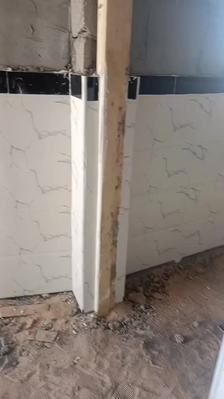 سلام علیکم خلفه سرمیک بورسلن 
جدرن رضیه ماده المتر ٦ وخبط المتر 7 ***********
