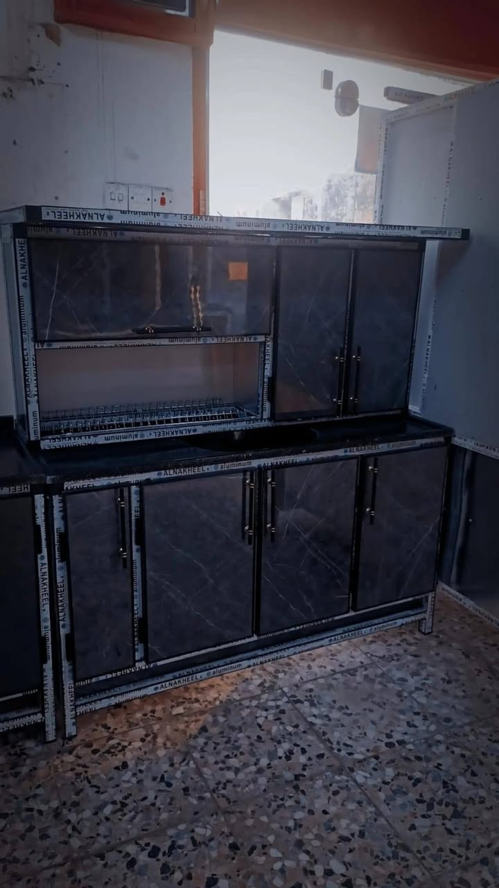 سلام عليكم توفر لدينا كاونترات المنيوم الثقيل كافه اللوان والقياسات توفر نضام البديل حسب طلب الزبون استفسار ع وتساب*********** سيتم ارد عليكم بأقرب وقت ممكن
