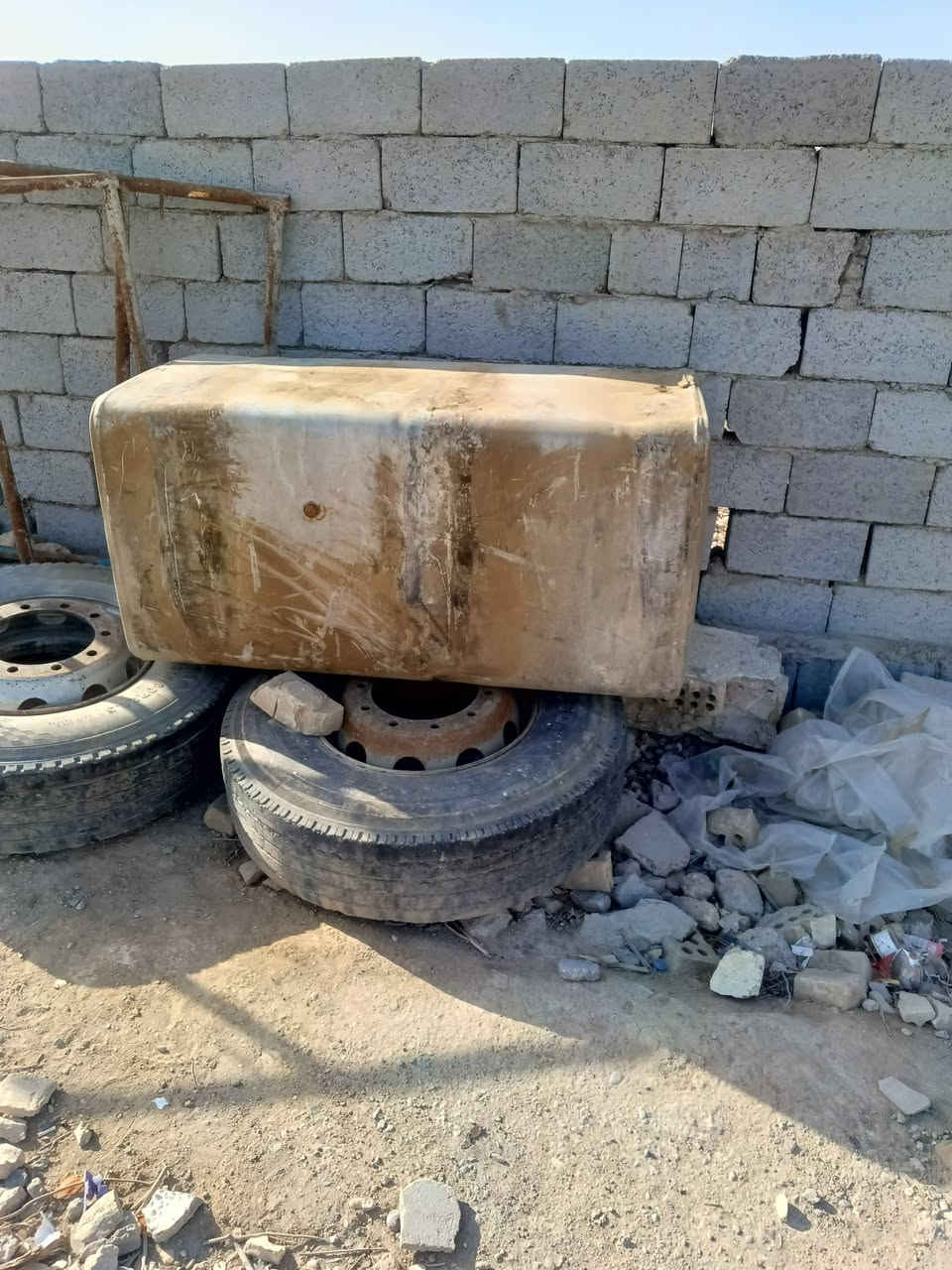 تانكي كاز عملاق اكثر من 700لتر+كاسحه زعانف مال اكتروز للبيع ***********
