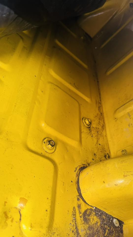 تكتك 18 للبيع
فول نظافة دوس نضيفة بس مال السايق معمرة مكينة مجفته بس ما مفشوكة رقم وسنوية تحويل ثاني يوم 
مكاني مدينة الصدر رقمي ***********
سعر5800 وبيها مجال
