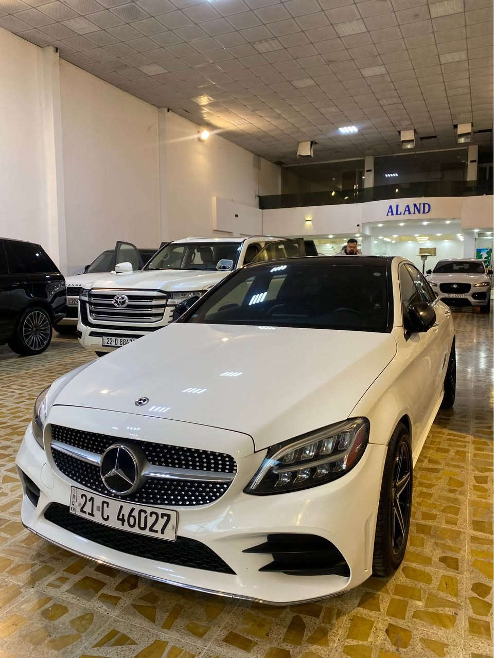 مارسيدس  C300 2019
سةيارةكة فول فول مواصفاتة  AMG بيلادي 
مواصفات  شاشة گةورة ..گيچ اليكتروني.. پانوراما..
ماوس. كوشن جلد.. كوشن هيتر .. كوشن خةزن .. لايت زينون.. سةيارةكة هندة مواصفاتي زورة  خلاس نابيت 
وةكو ليدران . چةمةلاغي سبوخة دةرگاي سايق بيلادي گوراوة  بيژوري بي ايرباگ بةشةرت بستةك دوسةي هةية 
رةقةم سةنةوي فةحس هةزة هةمووي نويية 
 سةيارةكة لة هةوليرة 
***********
واتس ئاپ 
ڤايبةر أربيل, العراق
