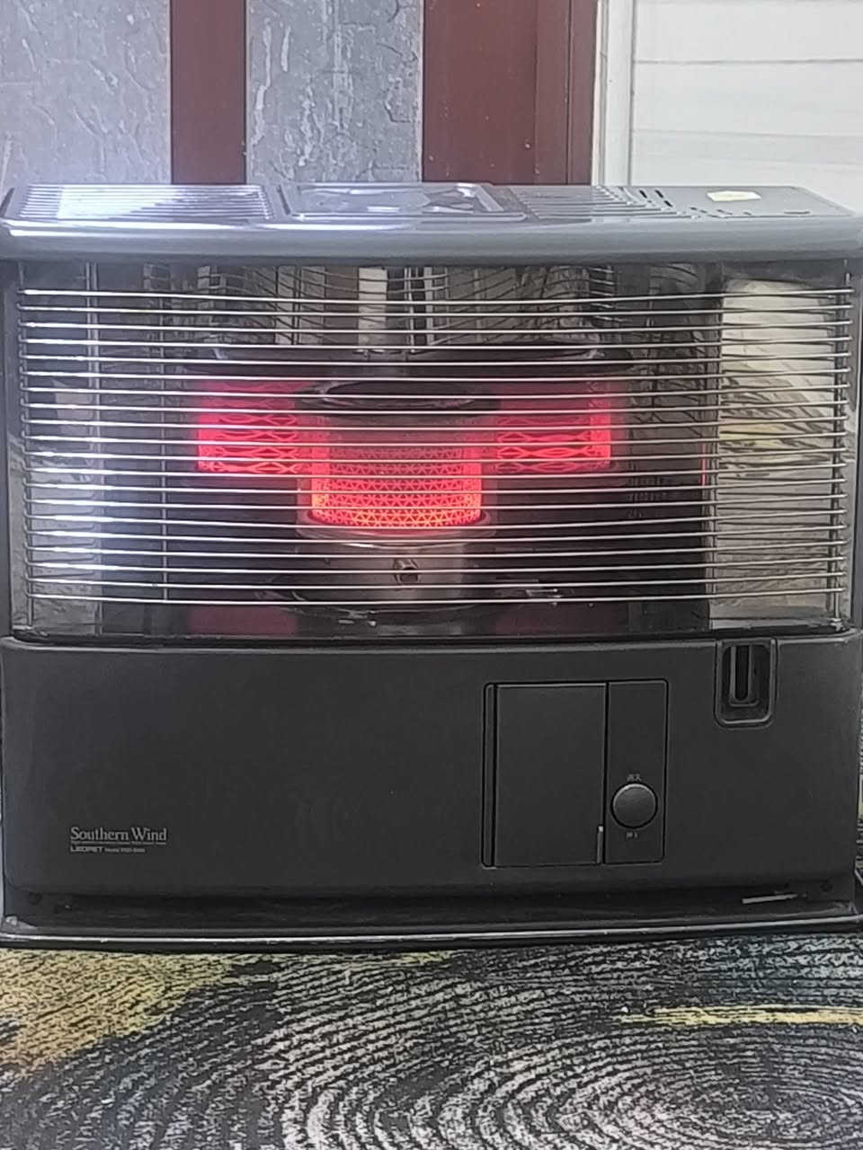 السلام عليكم صوبه نفطيه للبيع مال باله نضيفه جدأ جدأ نضافته 90% السعر 85 الف وبيها مجال فدشي بسيط
 العنون بابل شارع 80 
الهاتف ***********
