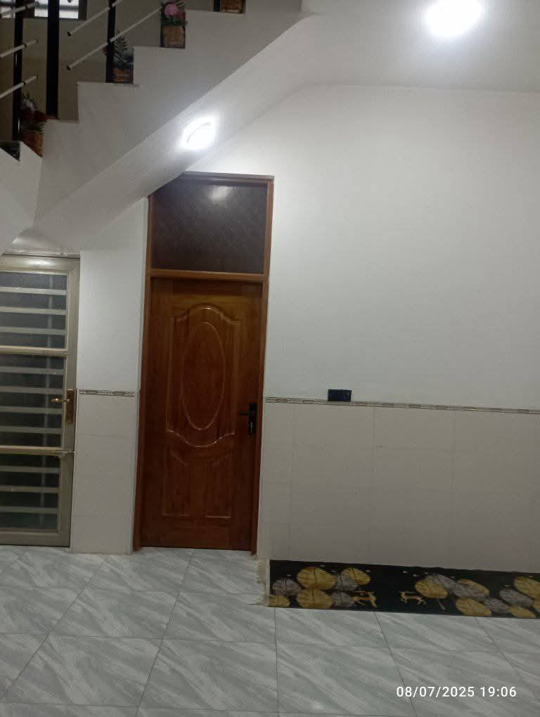 مشتمل للبيع ابي غرق حي المعلمين مقاطعه 119مساحه 135  طابق واحد بناء حديث شغل درجه اولى البيت كامل مابي اي نقص غرفه نوم واحدة هول استقبال مطبخ صحيات داخليه و خارجيه وكراج للاستفسار الاتصال فقط***********
