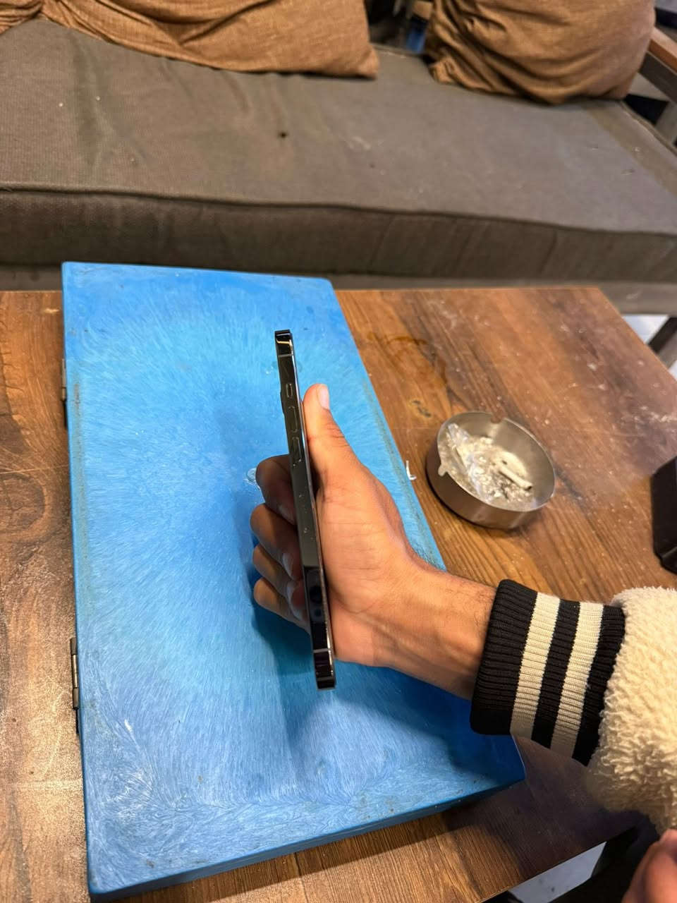 تلفون ايفون 12  برو ماكس للبيع نضيف مكفول من كلشي بطاريه ٧٣. ذاكره ٢٥٦ السعر ٤٥٠  ***********
