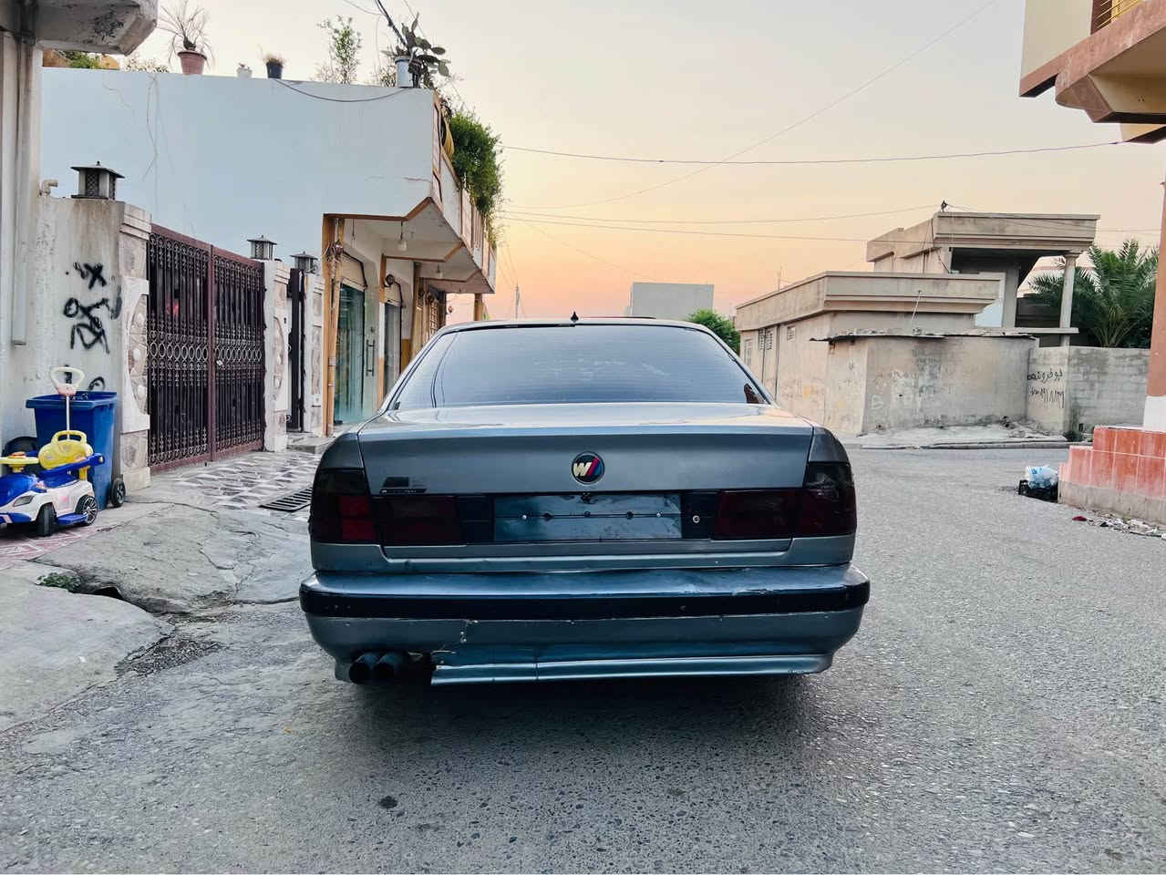 Salam 
BMW 525.  1993:مۆدیل
گیرحادی دەبل دجیتاڵ سوکان ئیرباگە  سلایتە  دوو جام کارەبای 
سیارەکە  پشت و پیشی کەپسە بڕانەوەی بەشەرتە لەسەر ساخە عامە بۆجوانی
کارەبای مەزبوتە 
٤تایەو ویلی 95 لەژیرە 

سیارەکە مەنەفیستە کیشەی مەدەنی بەشەرتە :
سحر:٢٥ مەجال
ژم:***********/***********
شوین:هەریر 
 
ادمین❤️ شقلاوة, أربيل
