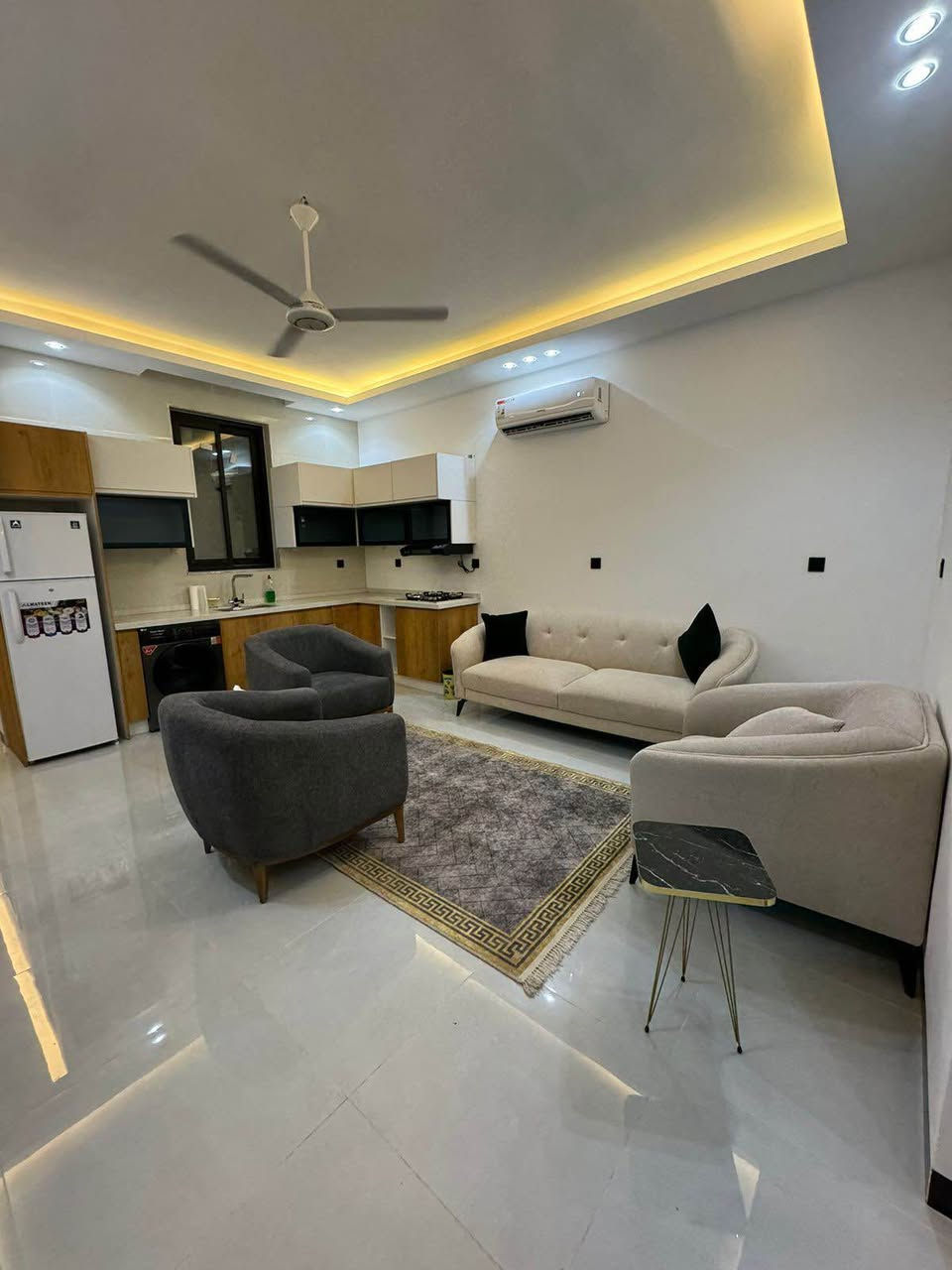 السلام عليكم توجد شقه للإيجار مؤثثه فولvip تحتوي على غرفتين نوم وصاله وخدمات العنوان المنصور / حي المتنبي للاستفسار  أكثر
*********** بغداد, العراق
