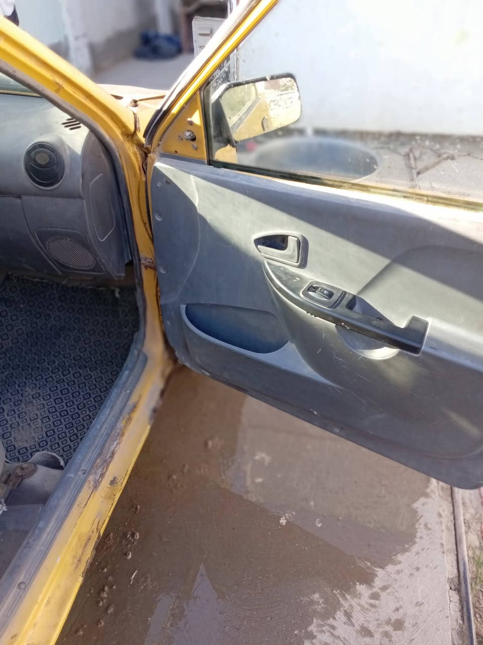 سيبا ١٤ بسمي مكينه دخن حداديه وسط طخم تاير مصفره هيه وغرامات رقم انكليزي ***********
