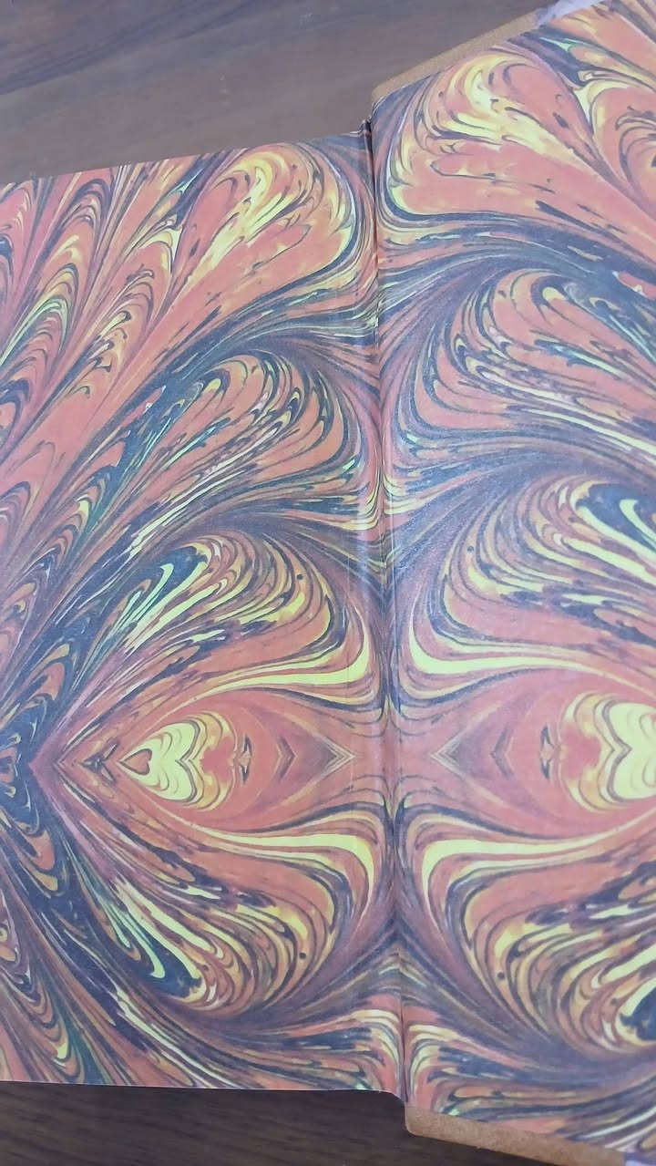 السعر ٢٠ الف دينار 
طبعة كاملة بدون اي نقص فقط قطع غير مؤثر ابدا في صفحة العنوان كما بالصور


**إذا كنت صاحب هذا الإعلان وتريد حذفه لأي سبب، رجاءا أرسل رسالة إلى الدعم الفني**