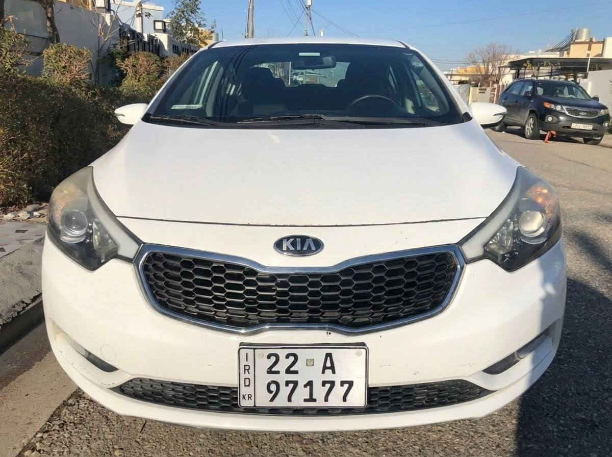 للبيع فقط كيا سيراتو 2014

📝 مواصفات السيارة
 
- سيراتو  2014  
- الفئة: نص فل  
- اللون: أبيض  
- مادة المقاعد: قماش  
- عدد المقاعد: 5  
- اللوحة: أربيل، خصوصي  
- 2 ايرباك
-حساسات خلفية 
- السيارة ماشية 143900 الف كيلومتر 

✅ الحالة والفحص
- السنوية: مجددة لغاية سنة 2028  
- فحص المتانة والأمان: ساري حتى 12 / 2026  
- الوصف العام: السيارة كلشي تمام، بحالة جيدة 
⚠️ الأضرار
- البونيت: كانت فيه طكة خفيفة، تم تصليحها عالبارد بدون أثر  او صبغ (تم تحديدها بالصورة). 
- الباب الخلفي: فيه بعجة بسيطة فوق القبضة

📞 للتواصل

- كورك  ***********
-زين.    ***********
