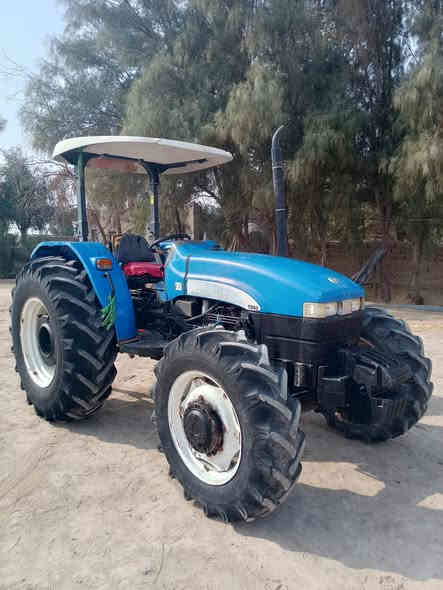 سلام عليكم مكينه نيهولند للبيع موديل 2016مكفوله كفاله عامه مكينه مال جناي حلوه ومرتبه اتصل وبيك خير ودلل 
***********/*********** متواجد على الفيسبوك
