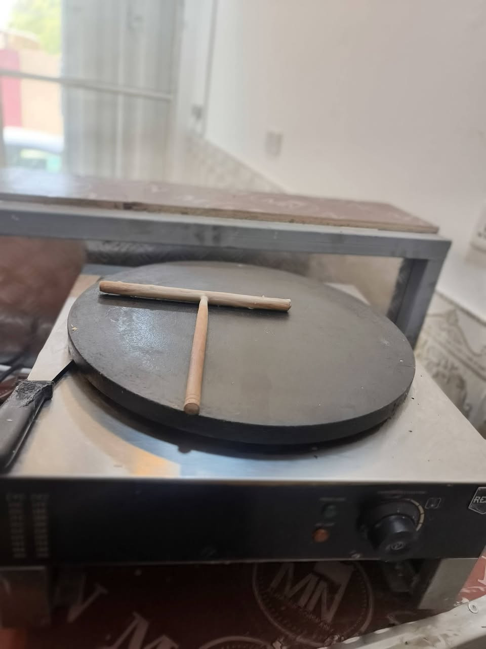 للبيع غراض نضيفه جدا استعمال قليل
ميز تسكاه عرض مترين قوي ثكيل 
جهاز كريب 
جهاز وافل 
خلاطات عدد 2
عارضة براد صغيره جديده استعمال اسبوعين فقط 
مكاني بغداد الشعب / الثعالبة الاولى 
للستفسار على الخاص متواجد


**إذا كنت صاحب هذا الإعلان وتريد حذفه لأي سبب، رجاءا أرسل رسالة إلى الدعم الفني**