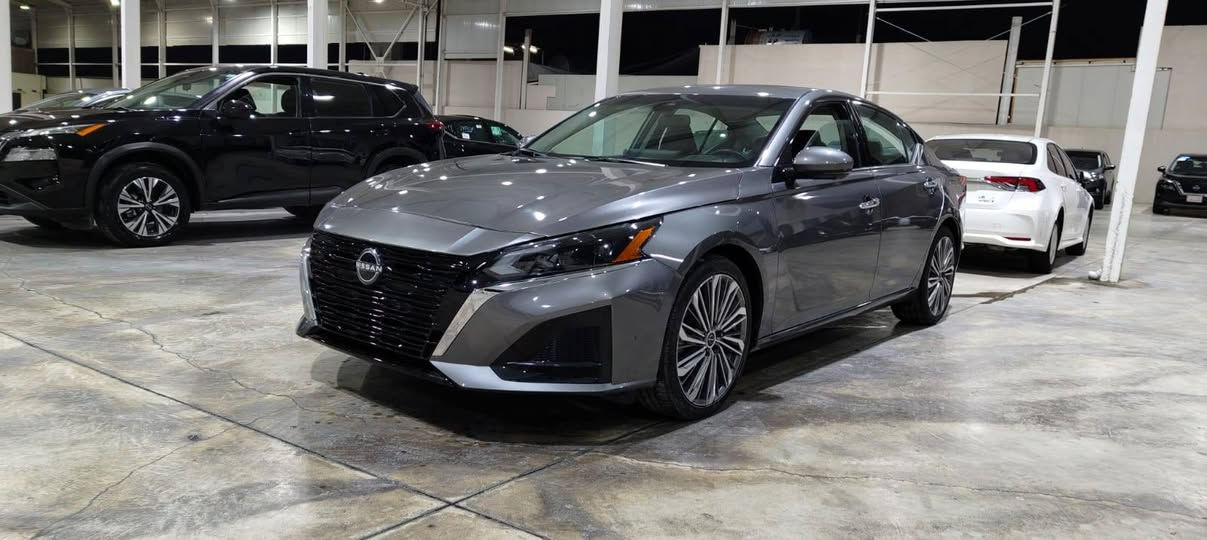 Nissan altima 2023 SL+
                    بێ تۆڕبۆ و بێ دەبڵ ئەکسل
45,000ml ڕۆشتوە 
فول فول مواسەفات 
ئۆتۆ هۆڵد برێک بەسمە 
سڵاید 
کوشن جلد 
کوشنی سایەق و سەکن کارەبا 
کوشن هیتەر سوکان هیتەر 
تەبرید مەرکەزی 
 ڕاداری پێشەوە ڕاداری پشتەوە ڕاداری لا تەنیشتەکان خەتی جادە
مکەبەرەی bose
بەسمە و شەغال
پێنج کامێرا 
شاشە گەورە 
وایەرلێس چارج 
ناو فۆرمیگا 
‎3 پارچەی بۆیاخە بێ ناوگرتن بێ شانسی 
ئێرباگ سوکان و شان تەقیوە سیستەمە 
هەموو گیانی بە شەرت یەک دینار مەسرەفی تیا نیە هیچ گڵۆپێکی داشبۆرد ئیش ناکات سەیارەکە زۆر تازەیەو خۆم لە ئەمریکا هیناومە یەک دەسە
*********** السليمانية, العراق
