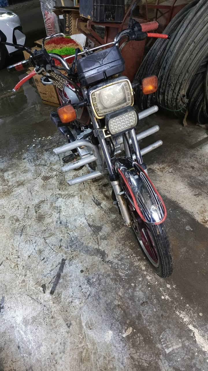 دراجه موديل 22 كامله مكمله بس الراجز مالسلف يرادلله محرك ممفتوح بعده لك رايدهه 450 وبيهه مجال للستفسار***********
