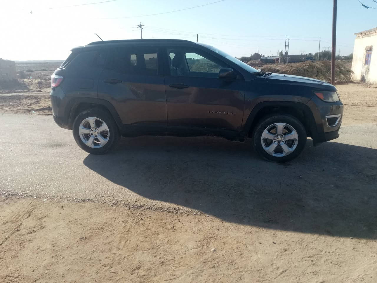 سلام عليكم  جيب كو مباست للبيع موديل 2018 وارد امريكي السعر 135 ورقه واذا اكو مراوس بيكم هم عادي السياره نظيفه كلش ‏‪***********‬‏
