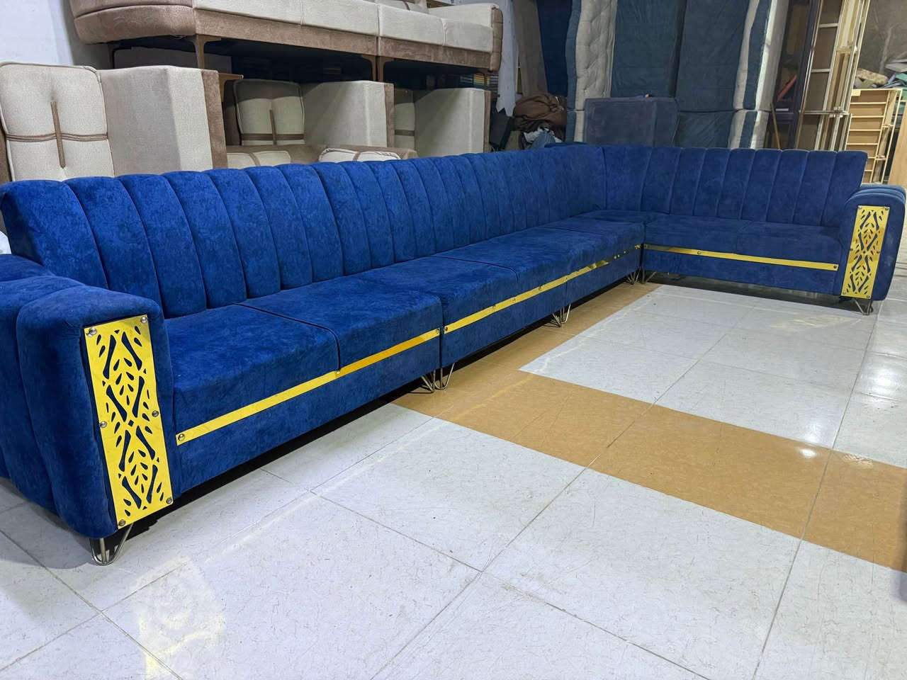 ديوان مستعمل 10 نفر حرف L سعر 120 الف 
عنوان  دهوك مالطا شارع قبل صناعه سياره 
*********** دهوك, العراق
