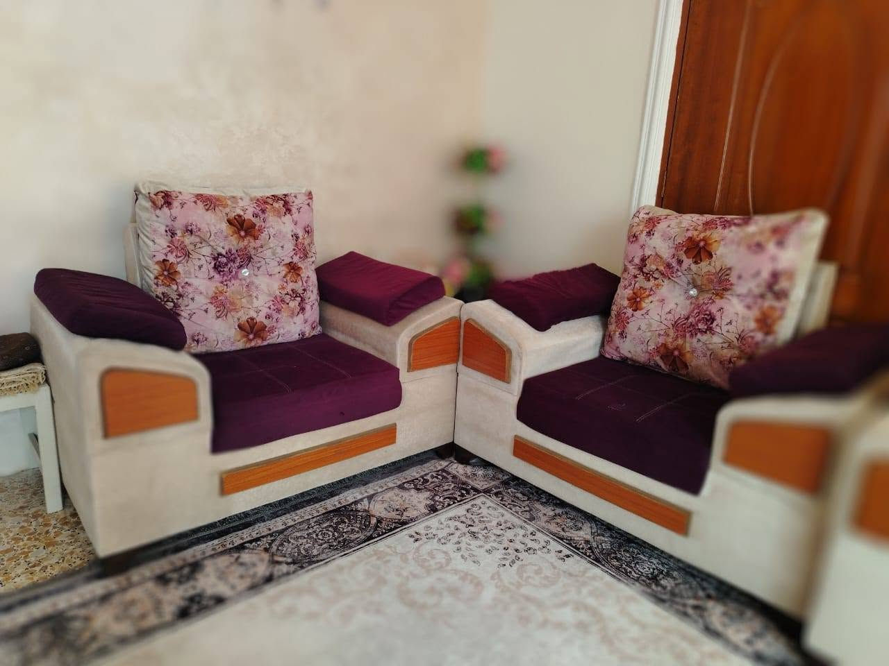 تخم للبيع نظيف ٥ قطع ١٠ مقعد المكان ديوانيه


**إذا كنت صاحب هذا الإعلان وتريد حذفه لأي سبب، رجاءا أرسل رسالة إلى الدعم الفني**