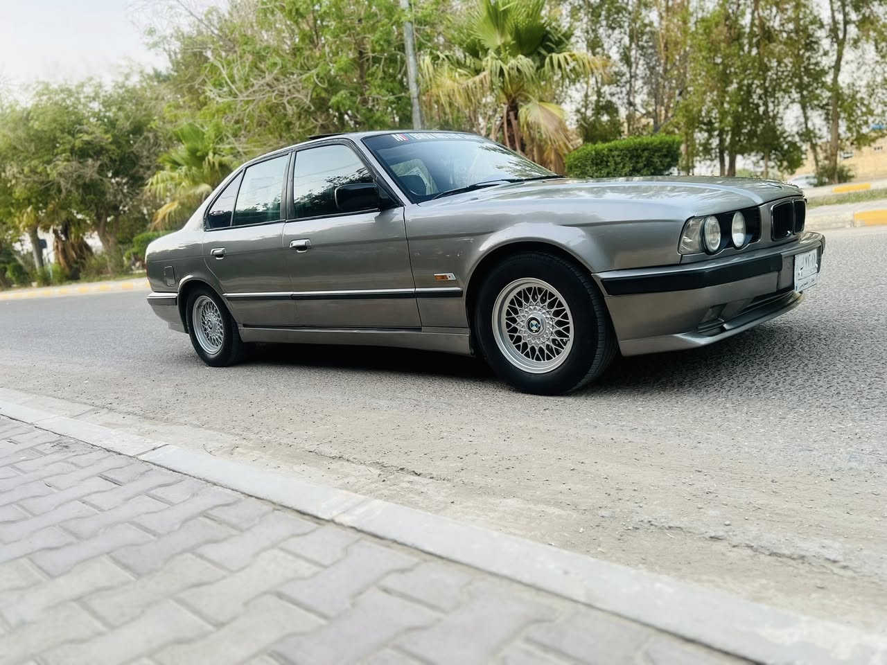 سلام عليكم 
للبيع 525 اصل بليته وسنويه سياره كفاله 
محرك وكير خير من الله وفول نعومه 
حداديه جديده مضافه 90 ‎%‎
تخم تاير جديد +باتري جديد 
سيرفر بانزين كامل ادامه جديده 
تبريد تبريد بل صيف ثلج وخير من الله 
سياره بجم عريض 
فتحه سلايت تلث طكات 
دعاميات M
أربع جام كهربائيات دبل جكمجه 
الغرفه جديده  ونضافه فول صاج ملكي 
اي بي إس 
تبريد قطعتين  مري منفصل 
الاستفسار وطلب سعر اتصل ***********
المكان الدوانيه
