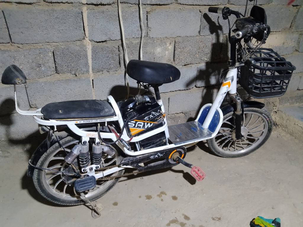 دراجه شحن للبيع 🛵
التفاصيل⬇️
كلشي كامل 
شاشه🖥️+عداد سرعه📟 + حساس حراره🧨
دبل اشاير ▶️◀️
لايت امامي  💡+خلفي 💡
بريك امامي + خلفي
هورن🔊🎵
َ تمشي خلال الشحنه الواحده 30km
َباقي التفاصيل 👇
***********
#دراجه #الشطره #البنجيم
@إشارة الشطره, ذي قار
