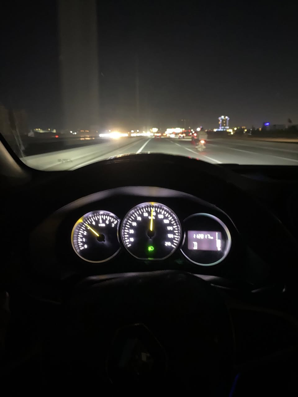 سلام عليكم للبيع!! رينو سمبل 2019 (مصرف) ماشيه 110 الف محرك 1600ccصبغ بنيد وصفحة سايق زوج تايرات امامي جديد اصلي كهربائيات جاهزه بس تبريد مابيها تدفئة شغاله كير اوتماتيك مسجل بلوتوث وبيه نضام ايكو تحكم بلوتوث  خلف ستيرن ولايت زنون بلوجتر زنون سيارة نضيفه سعر 47 وبيه مجال بسيط مكاني اربيل واتساب ***********
