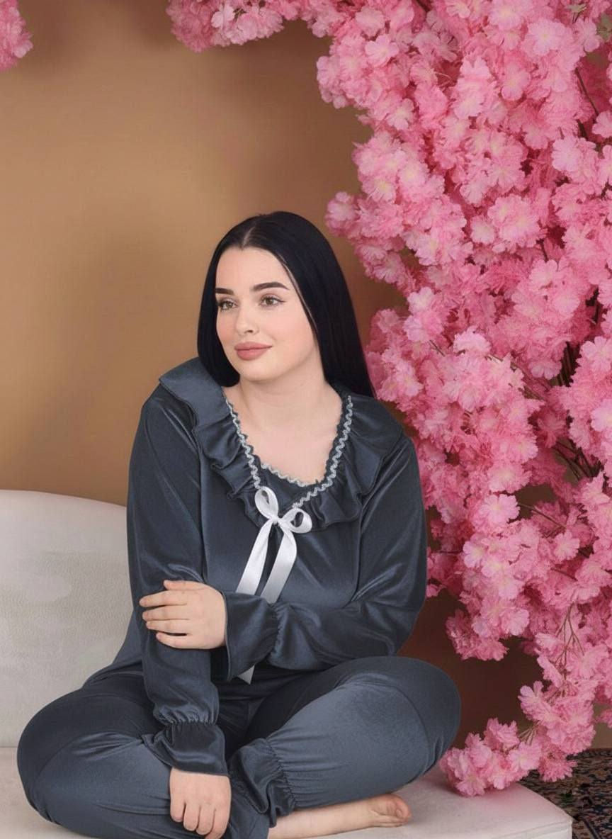 🎄 أناقة شتوية بيتية بذوق راقي 💗  بتصميم أنثوي يجنن 😍
تراك خامة قديفة ناعم فوول ليگرا يجنن باللبس والقماش درجة أولى عالفحص 💯😚

القياسات : فري سايز يلبس من وزن 60 كيلو الى 100 ✔️
السعر  خاص 
🚘يوجد خدمة توصيل لجميع محافظات العراق مجاني 🚘


**إذا كنت صاحب هذا الإعلان وتريد حذفه لأي سبب، رجاءا أرسل رسالة إلى الدعم الفني**