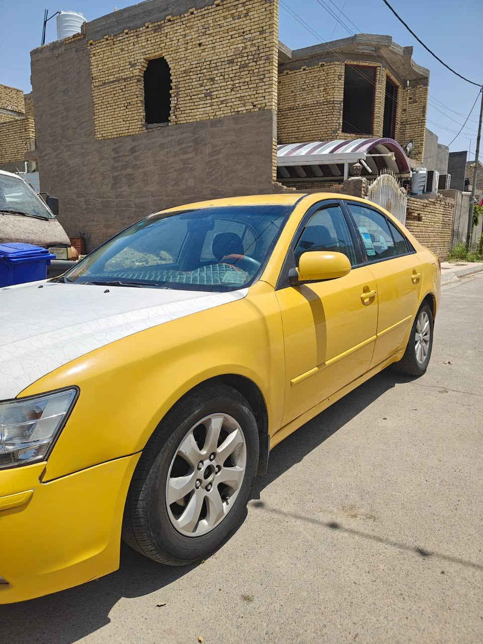 السلام عليكم
سوناتا للبيع موديل 2008 امريكي محدث10 بأسمي
 هيئه وغرامات مصفر تبريد شغال گير ومكينه قبل 6 اشهر شادهن 
السعر 83 ورقه
 وبيه مجال مكاني كوت 
للاستفسار ***********
