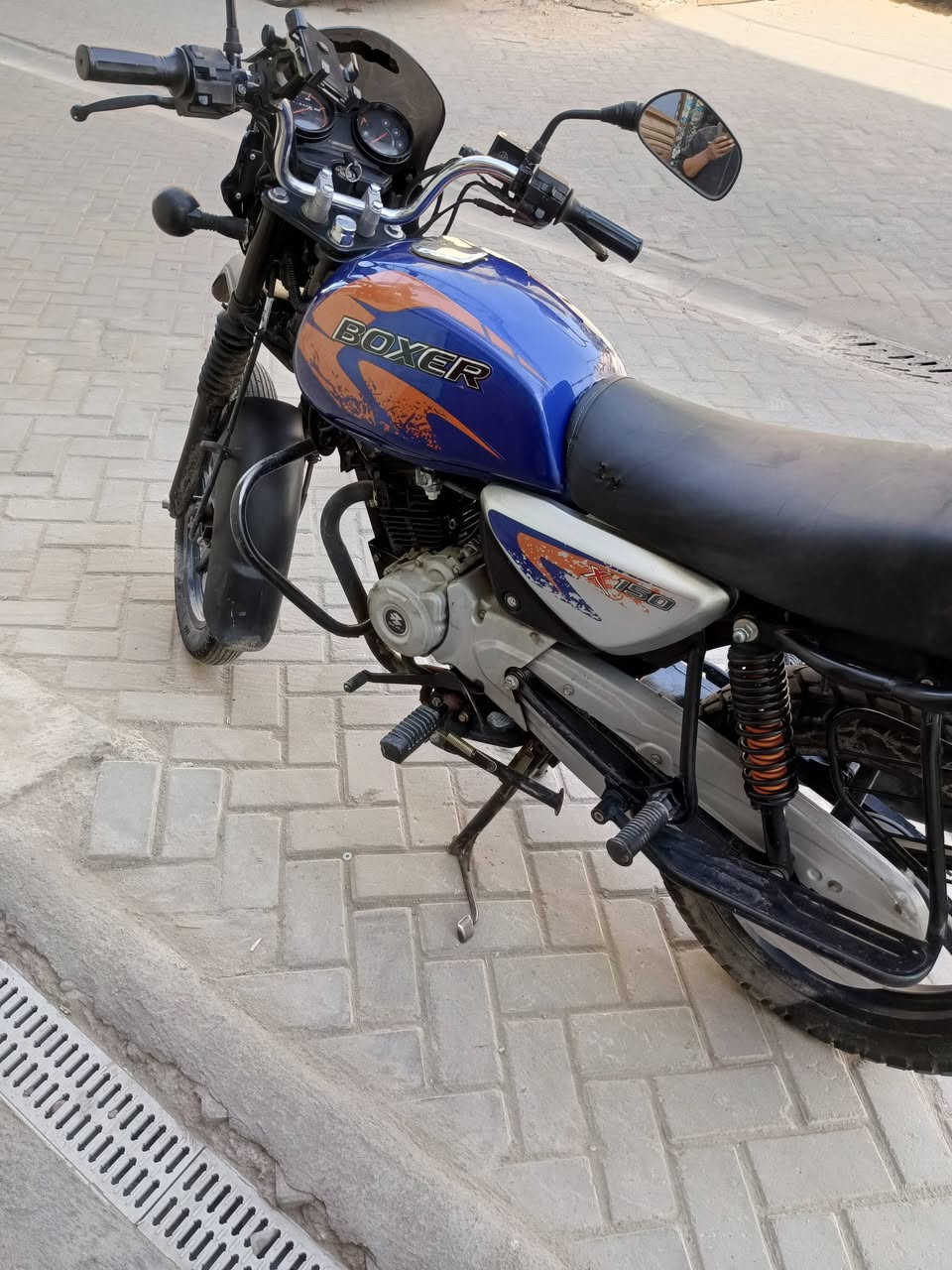 دراجة بوكسر موديل 2023رقم بغداد وسنوية السعر مليون و800عنوان بغداد الكريعات للتواصل   ***********.  غير متواجد على الفيس
