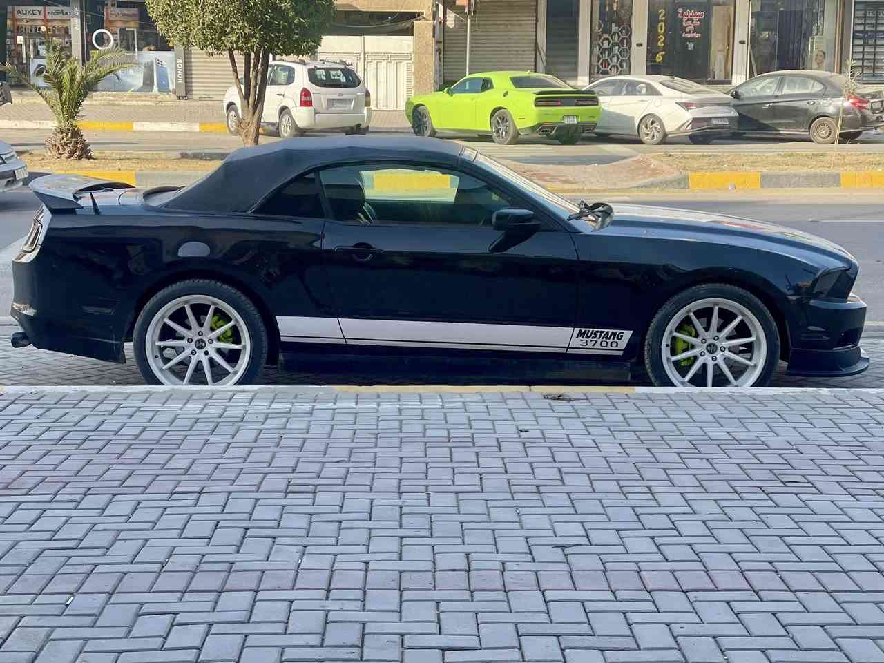 السلام عليكم موستنك موديل 2014 السياره حلوة بس عاوزها كم ترتيب لداخل عليها مكينه مال 2017 جديده بيها وياله فيرادا صابغهم جديد لحيه rtr السياره بريميوم 7الوان بيع او مراوس باربع بوب السعر 95 وبيها مجال مكاني الغزاليه ***********
