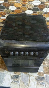 طباخ للبيع 4 عيون وحده منهن ضعيفه الباقي نارهن حلوات الفرن شغال سعره 6...