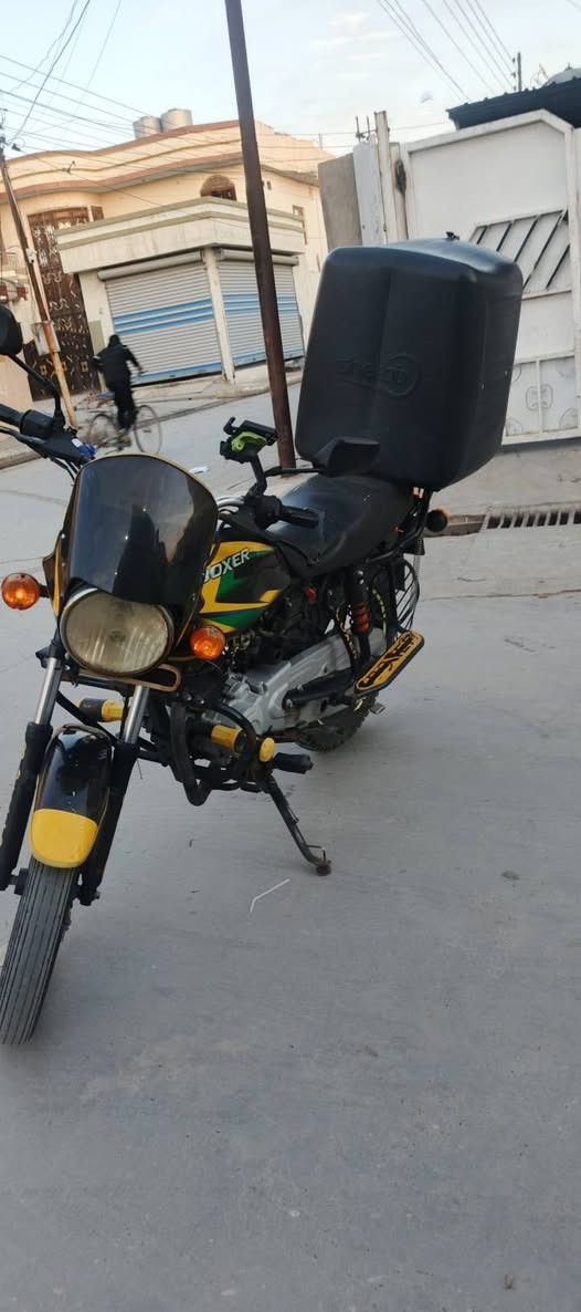 للبيع /دارجه بوكسر مرقمه كركوك  (5) موديل 22  مابيها اي نقص حلوه ومرتبه نفس الي موضح الك بصوره محرك كير، مابيهن اي عيب 
سعر (1.550) او بيها مجال رقم الهاتف ***********
