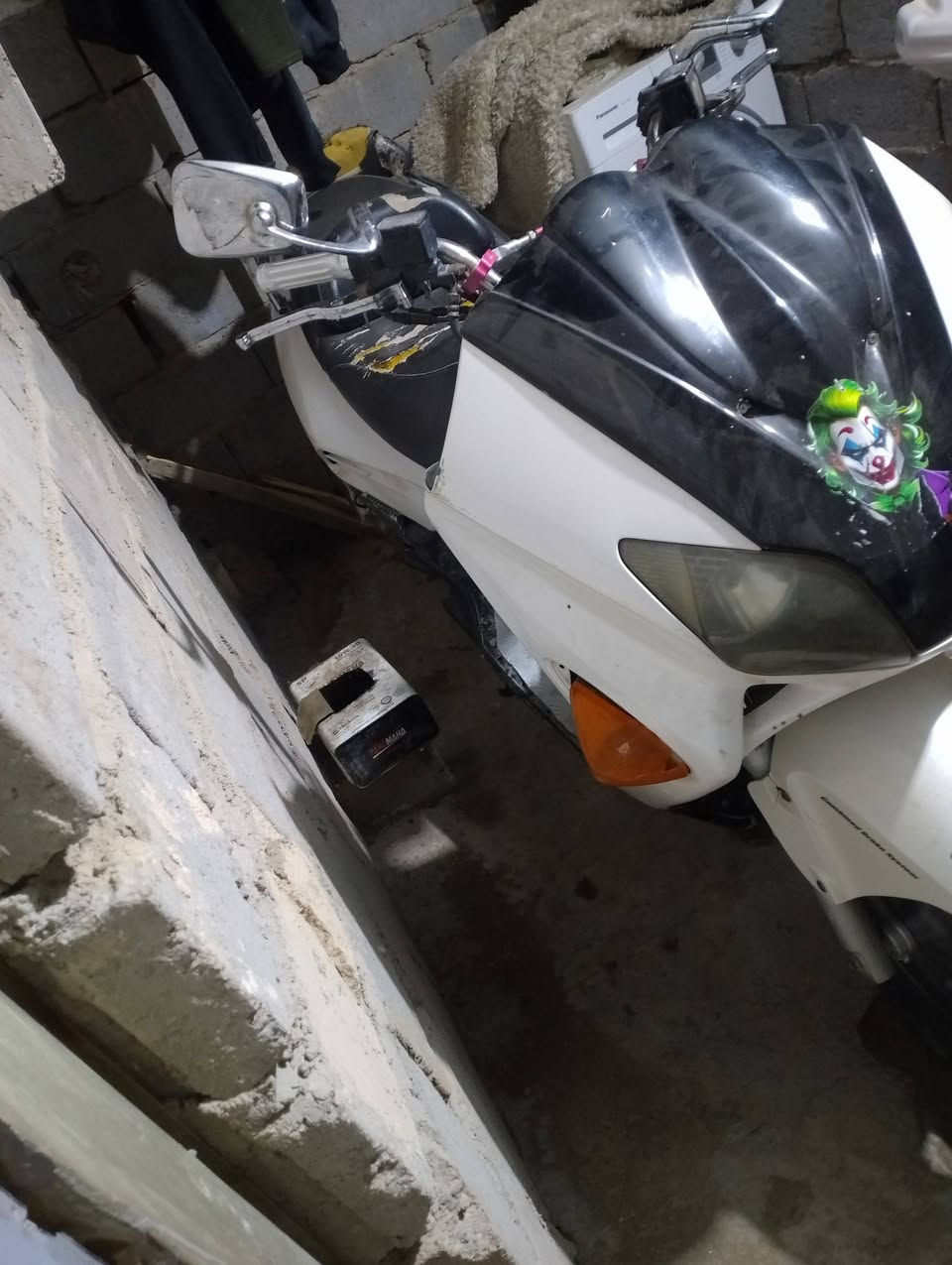 السلام عليكم دراجه فورزه صفر 6 درجه كلاه شغاله بس يردله كتف شحن قيم بل يرضي الله وذكو مروس بيراني روس بس كون نضيف درجه نكره صلف نقصه بس متشحن وباتري ***********هاذه رقمي
