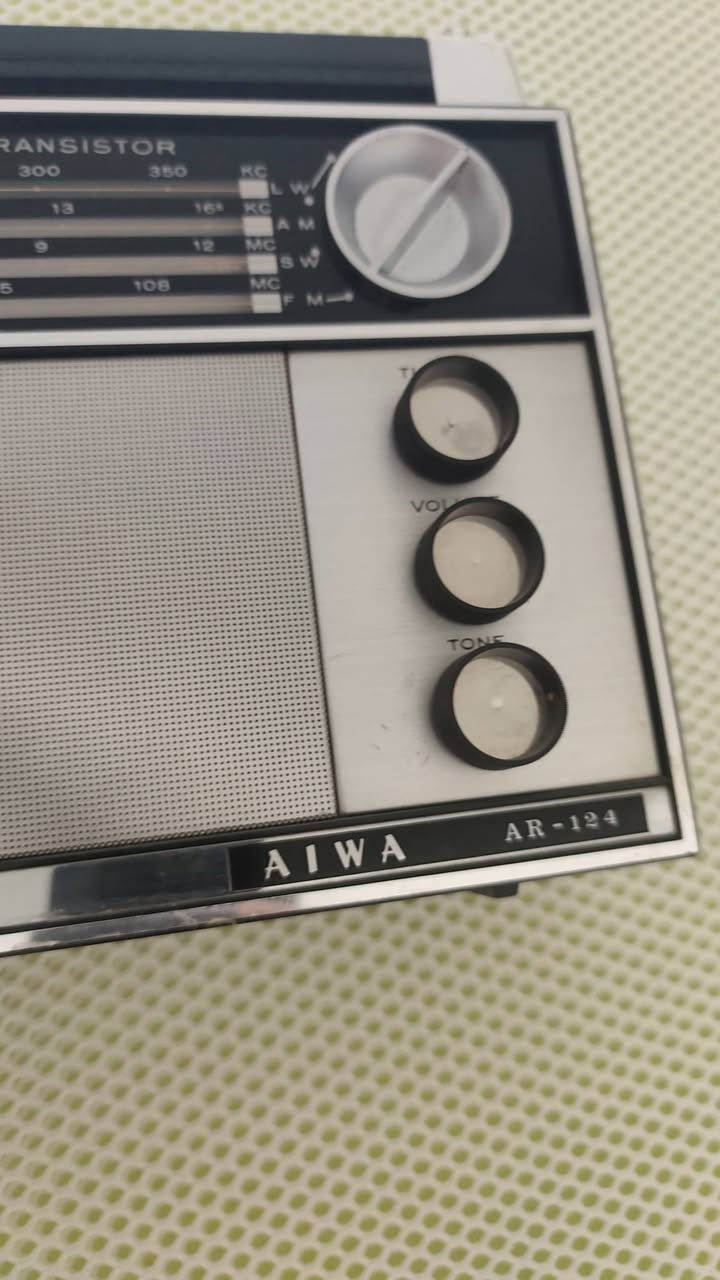 راديو ايوا 4 موجات وبيه FM شغال 100%
AIWA AR-124

اتصل عالخاص وما أقصر وياك...


**إذا كنت صاحب هذا الإعلان وتريد حذفه لأي سبب، رجاءا أرسل رسالة إلى الدعم الفني**
