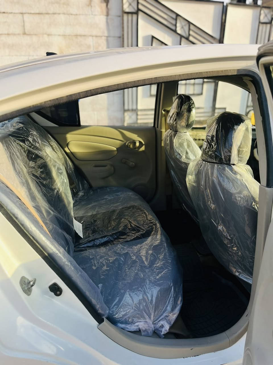 السلام عليكم 
نيسان سنّي هندي 
البليته الزركه 
موديل 2018
رقم دوانيه 
راعيهه بل الدوانيه ويريد تحويل 
بيهه ٣ قطع 
بدون دواخل 
والباقي كفاله 
سنويه منتهيه 
السياره حلوه وخير من الله 
مكينه كير حديديه كلهن جدد 
تخم تاير 
السعر 90 وبيه مجال 
العنوان بصره حي المهندسين 
الهاتف ***********
