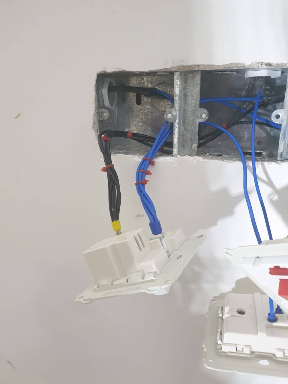 بسم الله الرحمن الرحيم
جزء من عمل كادر القيسي للتأسيسات العامه أن شاء الله ينال اعجابكم لتواصل ***********
