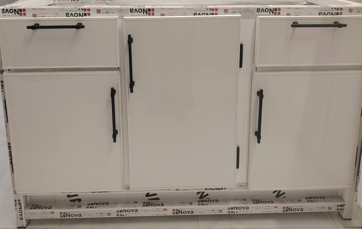 السلام عليكم
 عندي كاونتر وملحق  جديد ما مستخدم ابدد
  رايده ب 260  مكاني النجف حي ميسان


**إذا كنت صاحب هذا الإعلان وتريد حذفه لأي سبب، رجاءا أرسل رسالة إلى الدعم الفني**