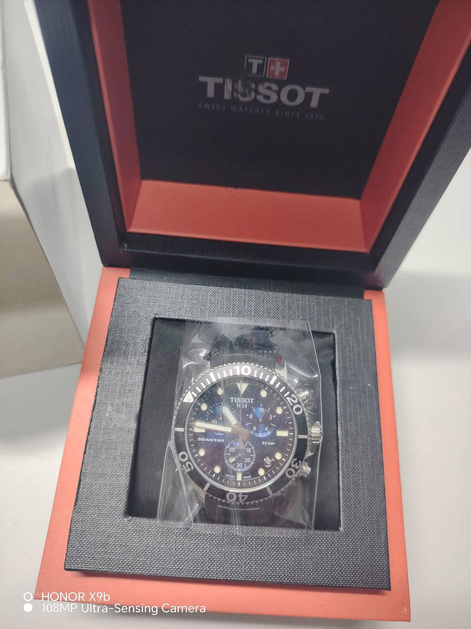 Tisso t
تيسوت سيستار ١٠٠٠ مناسبة للخوص ٣٠٠ متر تحت الماء
قفل بحري الدكمة والكرونوغراف اللون مميز جدا أزرق متدرج للأسود
سوبر لومينوس للرؤية الليلية
سير ربر زجاج كريستال ياقوتي مقاوم جدا للخدش
الساعة بحالة الوكالة
كاملة المرفقات ويا الغرانتي الدولي
الساعة بأكمل وصف وتاريخها عريق 1853
السعر مناسب جدا
للاستفسار اكثر التواصل على الخاص


**إذا كنت صاحب هذا الإعلان وتريد حذفه لأي سبب، رجاءا أرسل رسالة إلى الدعم الفني**