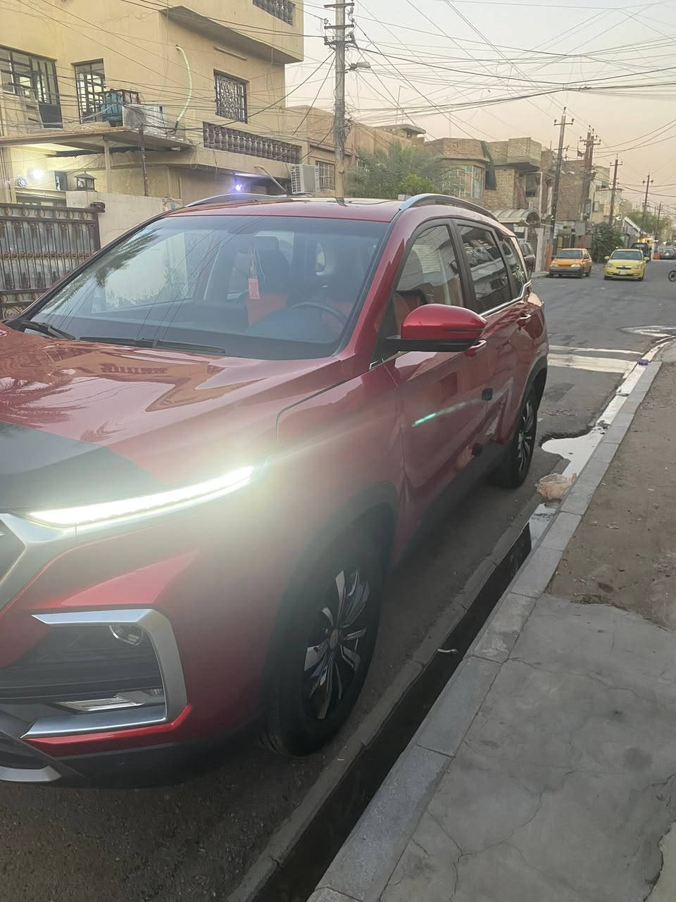 سلام عليكم شوفرليت كافيتا مديل ٢٢فول موصفات سياره جاهز  من كل شي بيه طخه بل بنيد محرك سيارة ١٥٠٠تيربو ماشيه٦٤  سارة مكان بغداد جديده سعر١٤٠بييه مجال ***********
